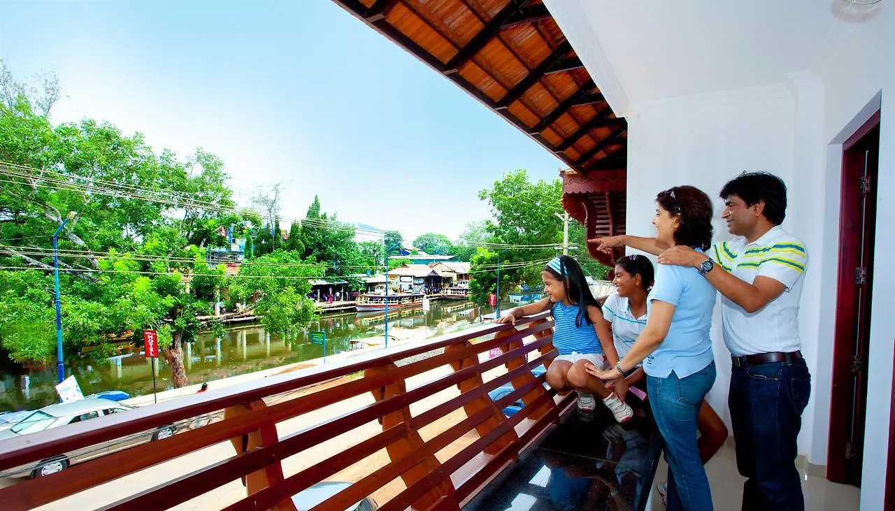 Alappuzha Sisir Palace Backwater Resort