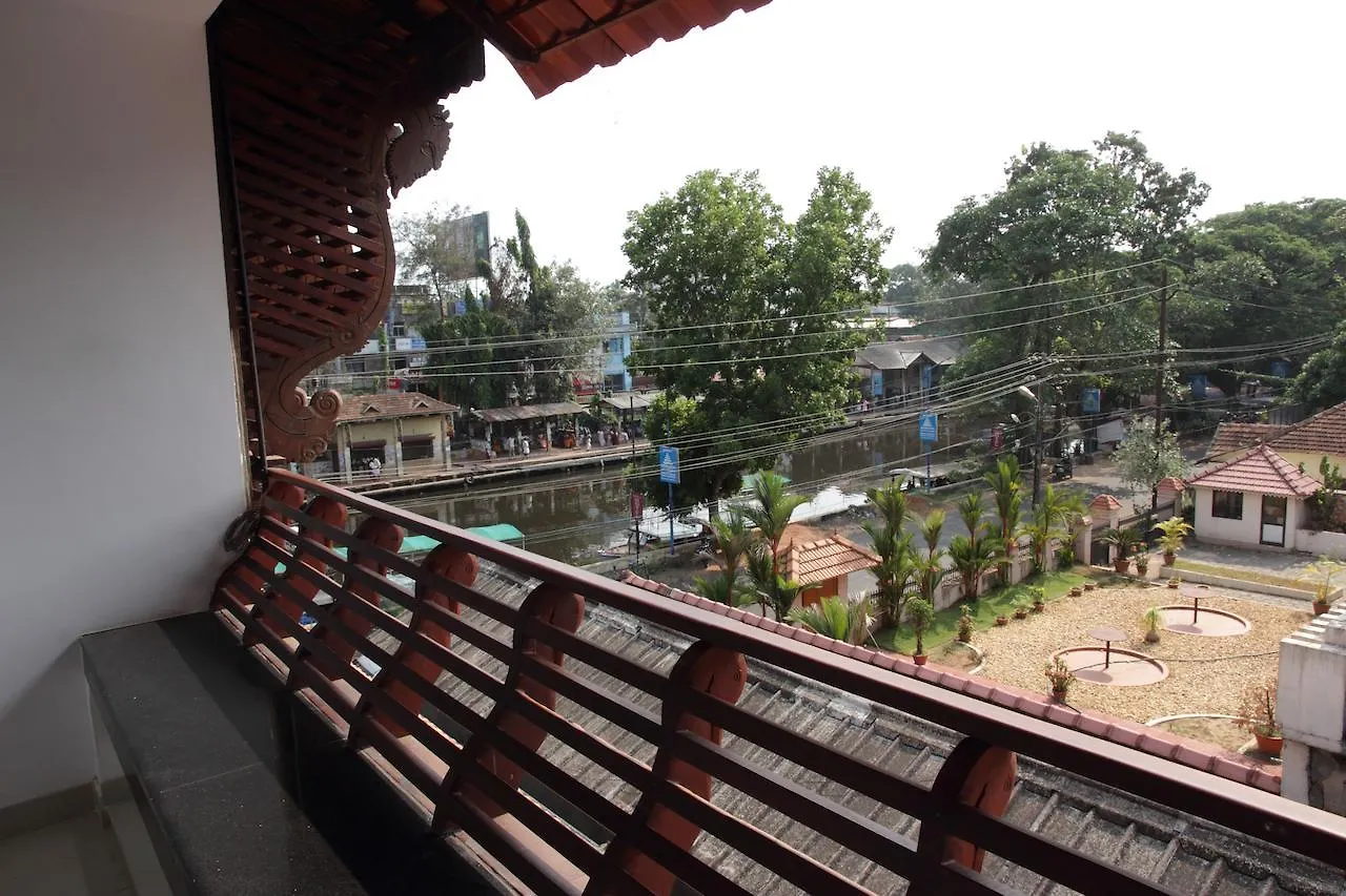 Hotel Sisir Palace Backwater Resort Alappuzha